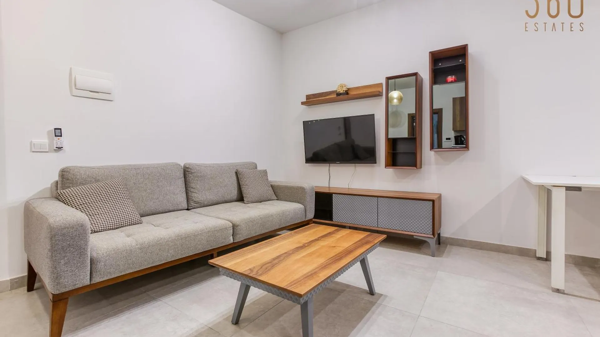 The Swieqi Poolside Suites Is-Swieqi Apartment