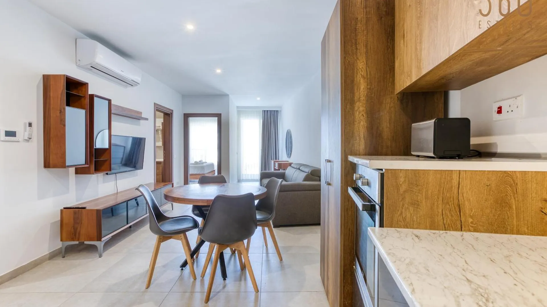 The Swieqi Poolside Suites Is-Swieqi Apartment