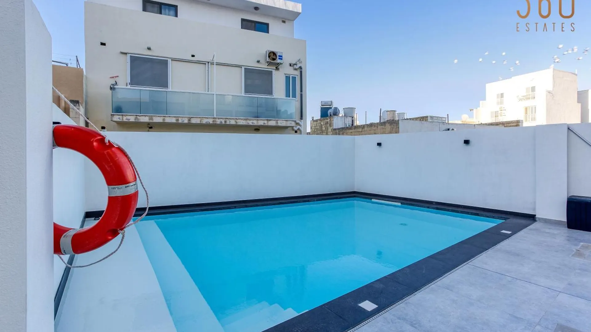 The Swieqi Poolside Suites Is-Swieqi Apartment